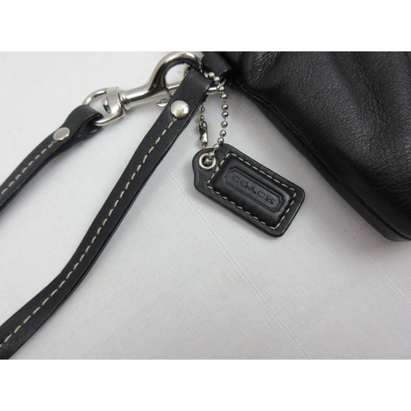 COACH Wristlet - Pebble Leather Black Zipper Top Pre-owned - Picture 3 of 7